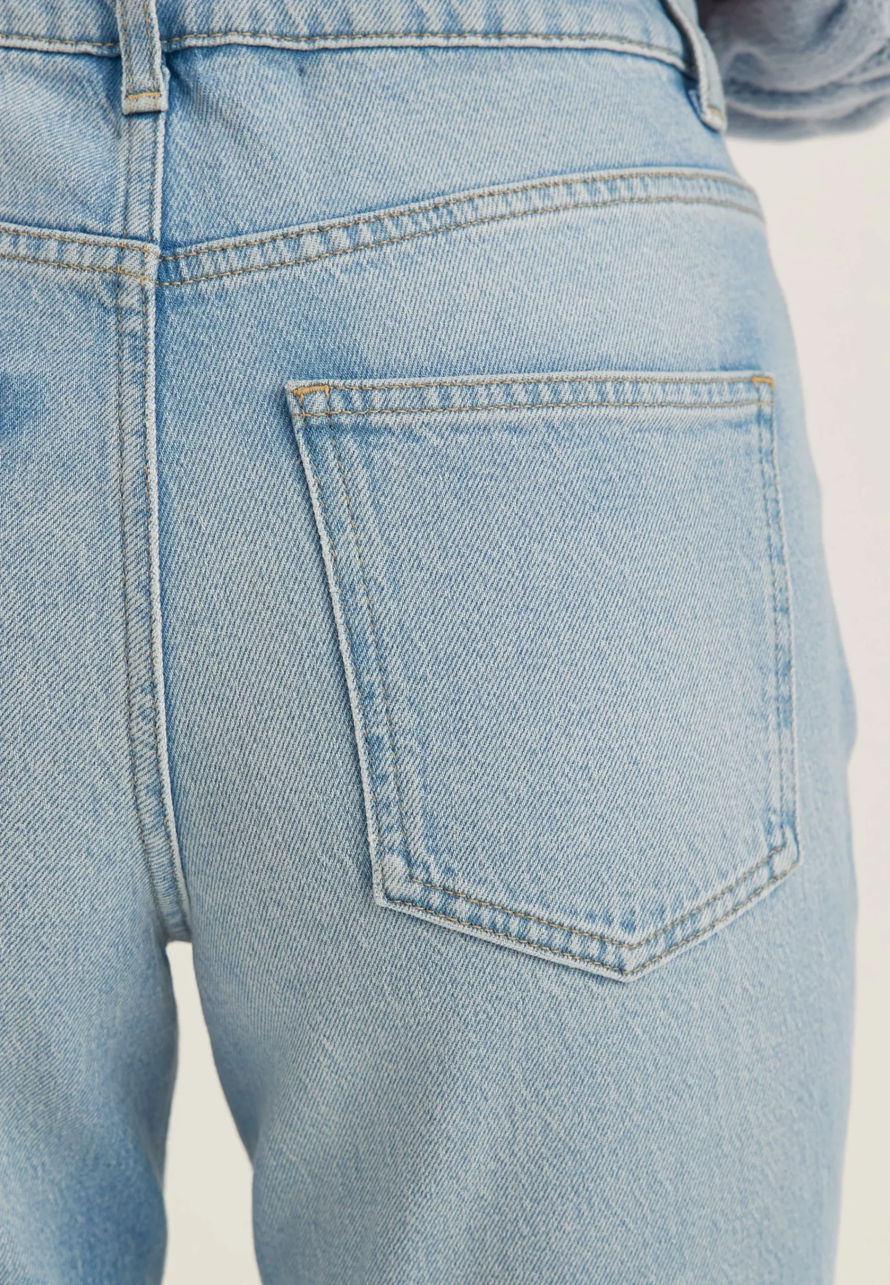 Slim Ankle Jeans