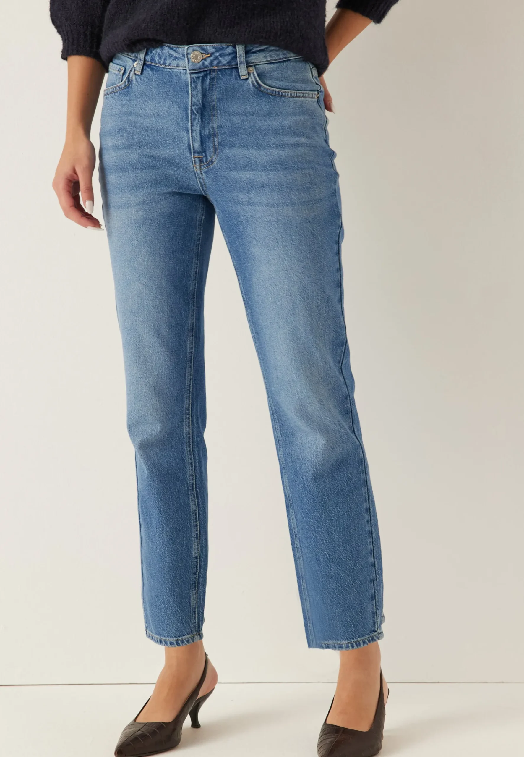 Slim Ankle Jeans