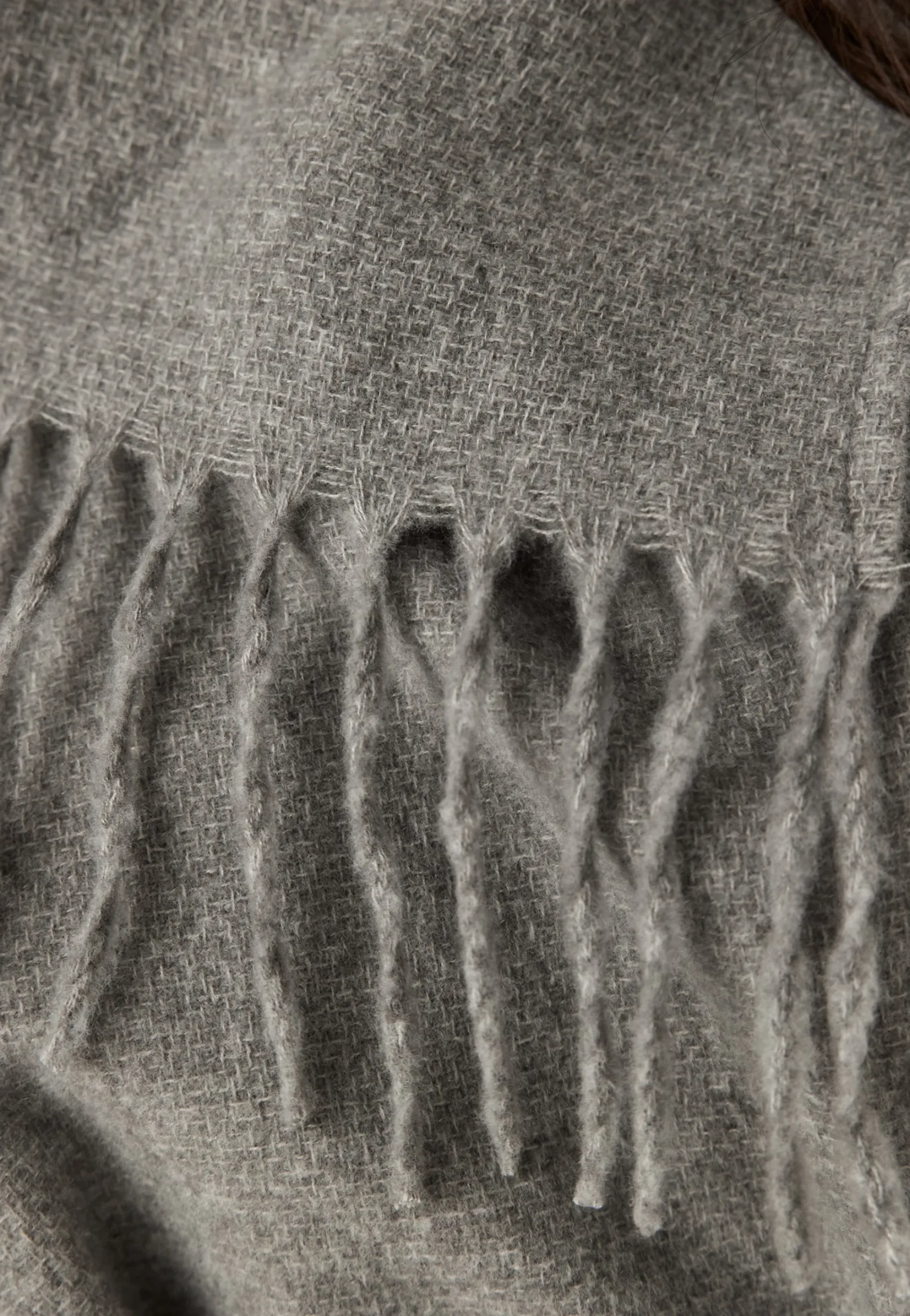 Vifjolira High Neck Poncho